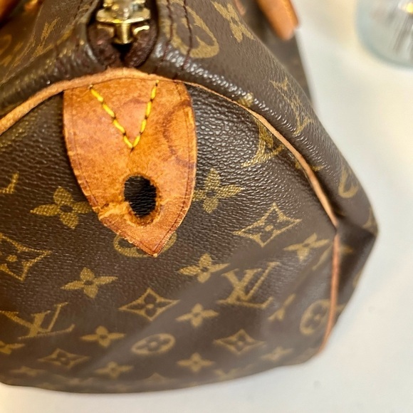Authentic Vintage Louis Vuitton Speedy 35 Monogram 1991 Collection - Picture 5 of 9